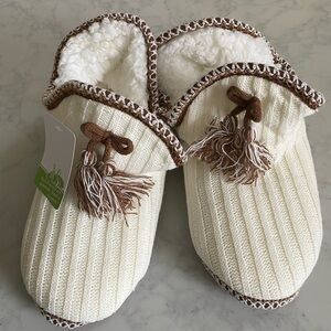 Fleece Bootie Slippers with Tassel and Checker Detail 7/8 NWT